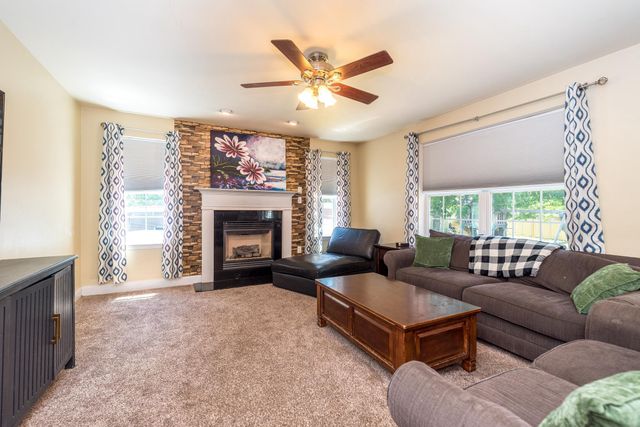 650 OAK PARK RD, Hatfield, PA 19440