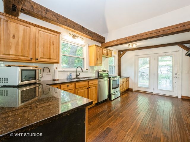 402 N Main Street, Algonquin, IL 60102