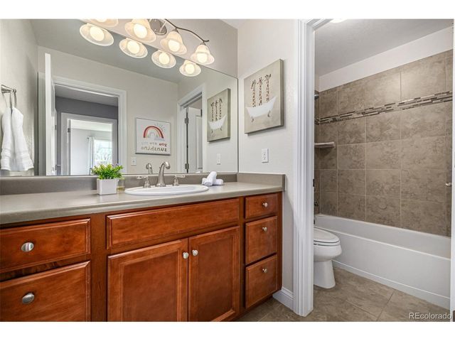 800 S Geneva St, Aurora, CO 80247