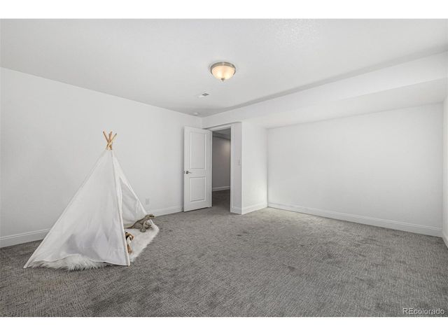 800 S Geneva St, Aurora, CO 80247