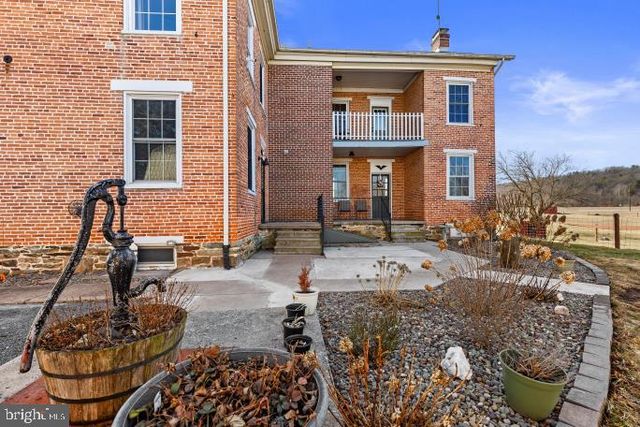 545 HILLTOWN RD, Gettysburg, PA 17325