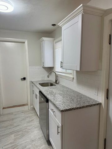 139 Bradford Street A, Bristol, RI 02809