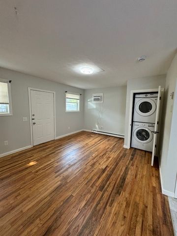 139 Bradford Street A, Bristol, RI 02809