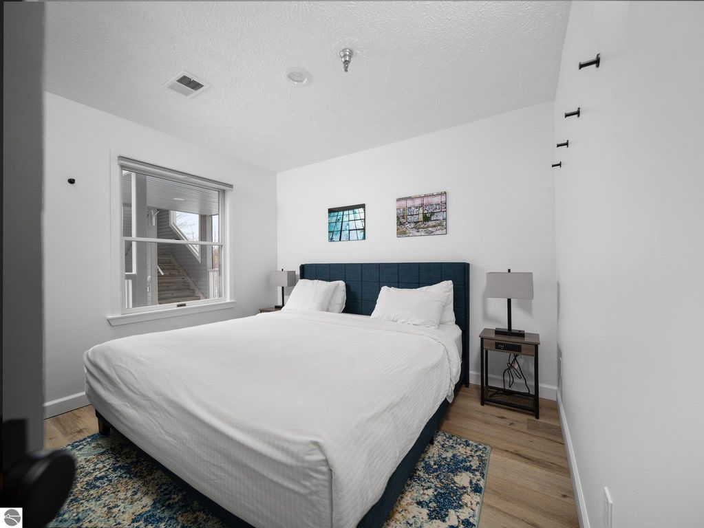 Image 13 of property listing at 2305 N US31 # 203, Traverse City, MI 49686