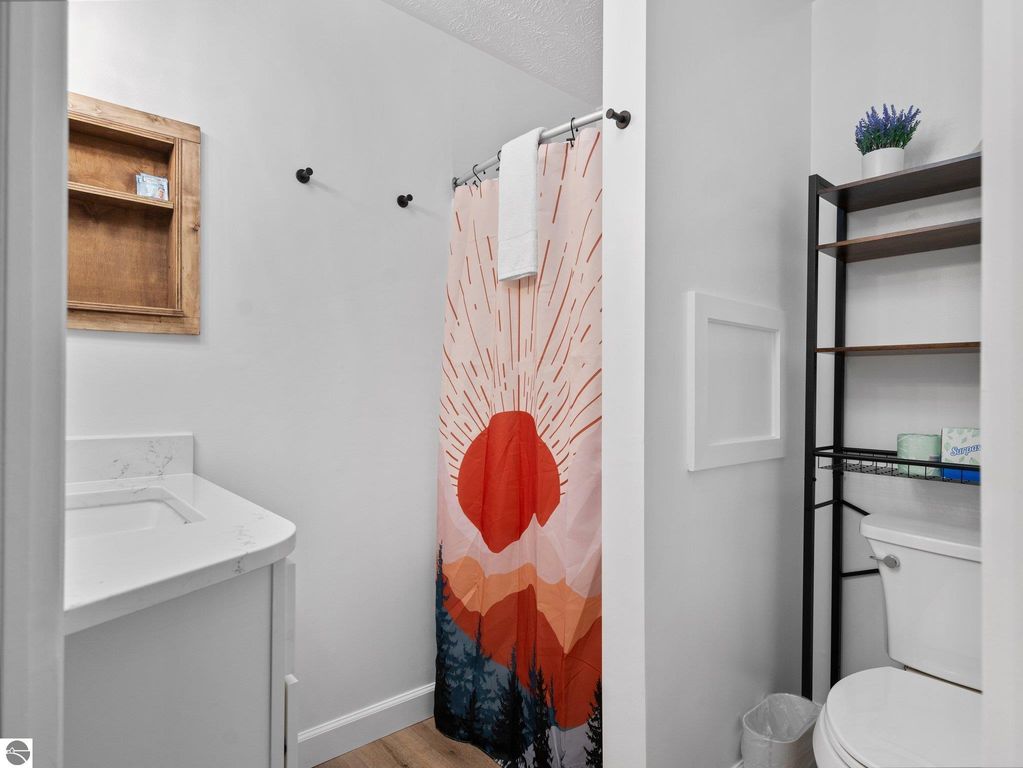 Image 16 of property listing at 2305 N US31 # 203, Traverse City, MI 49686