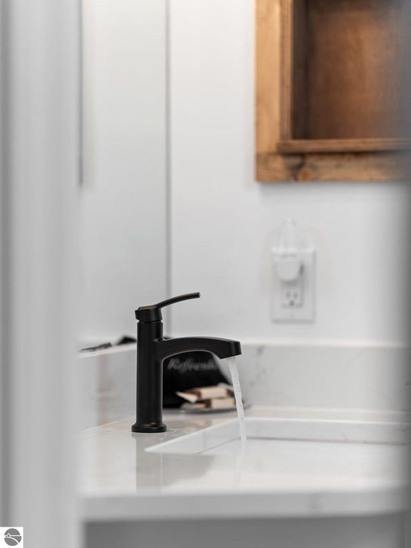 Image 17 of property listing at 2305 N US31 # 203, Traverse City, MI 49686