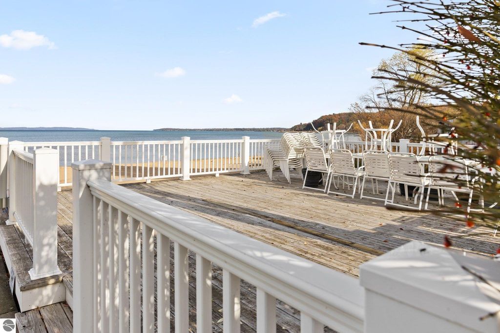 Image 26 of property listing at 2305 N US31 # 203, Traverse City, MI 49686