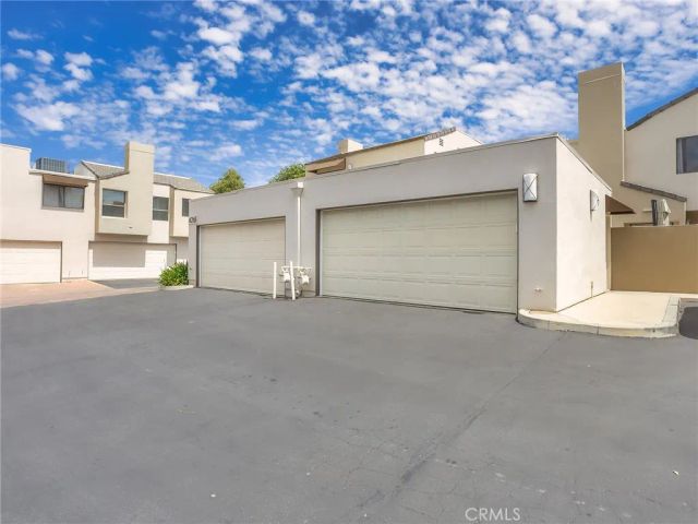 4261 Las Virgenes Road 5, Calabasas, CA 91302