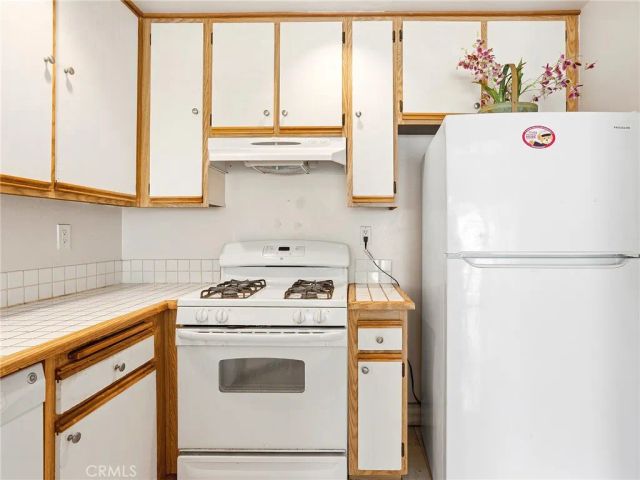 4261 Las Virgenes Road 5, Calabasas, CA 91302