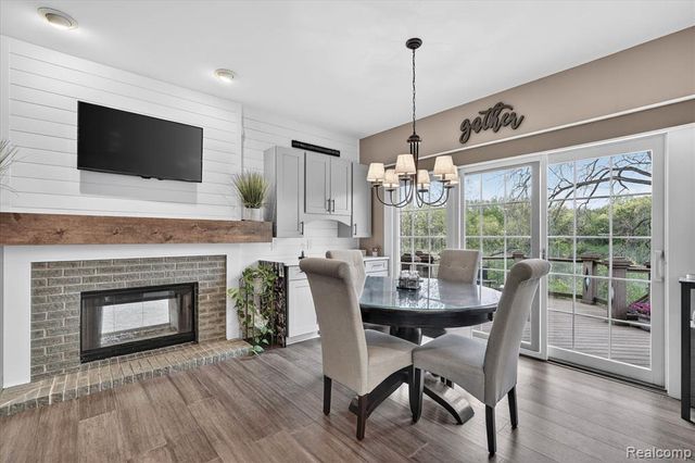 9074 Ridgefield Drive, Brighton, MI 48114