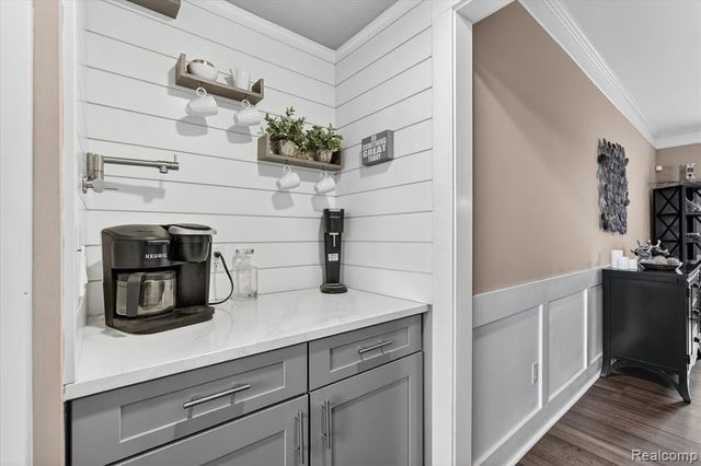 9074 Ridgefield Drive, Brighton, MI 48114