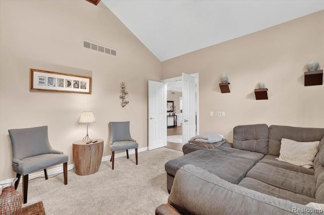 9074 Ridgefield Drive, Brighton, MI 48114