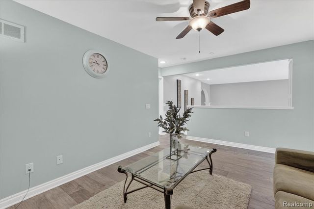 9074 Ridgefield Drive, Brighton, MI 48114