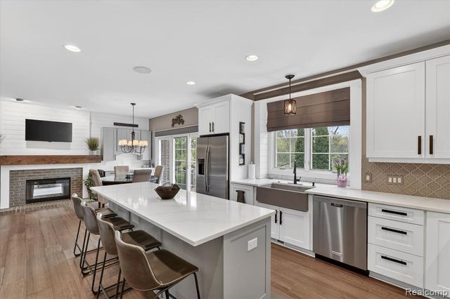9074 Ridgefield Drive, Brighton, MI 48114