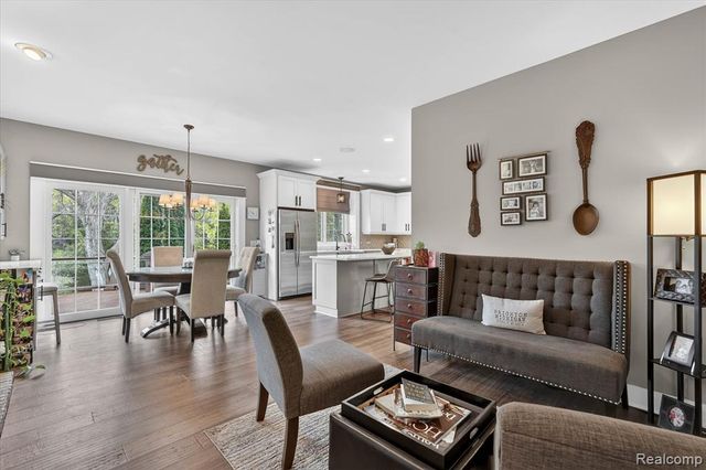 9074 Ridgefield Drive, Brighton, MI 48114