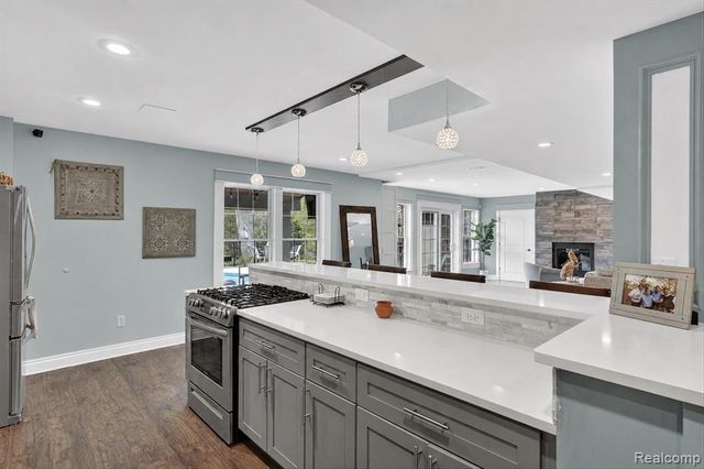 9074 Ridgefield Drive, Brighton, MI 48114