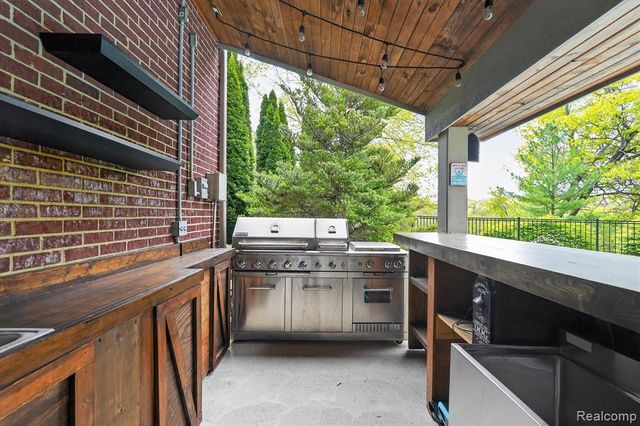 9074 Ridgefield Drive, Brighton, MI 48114