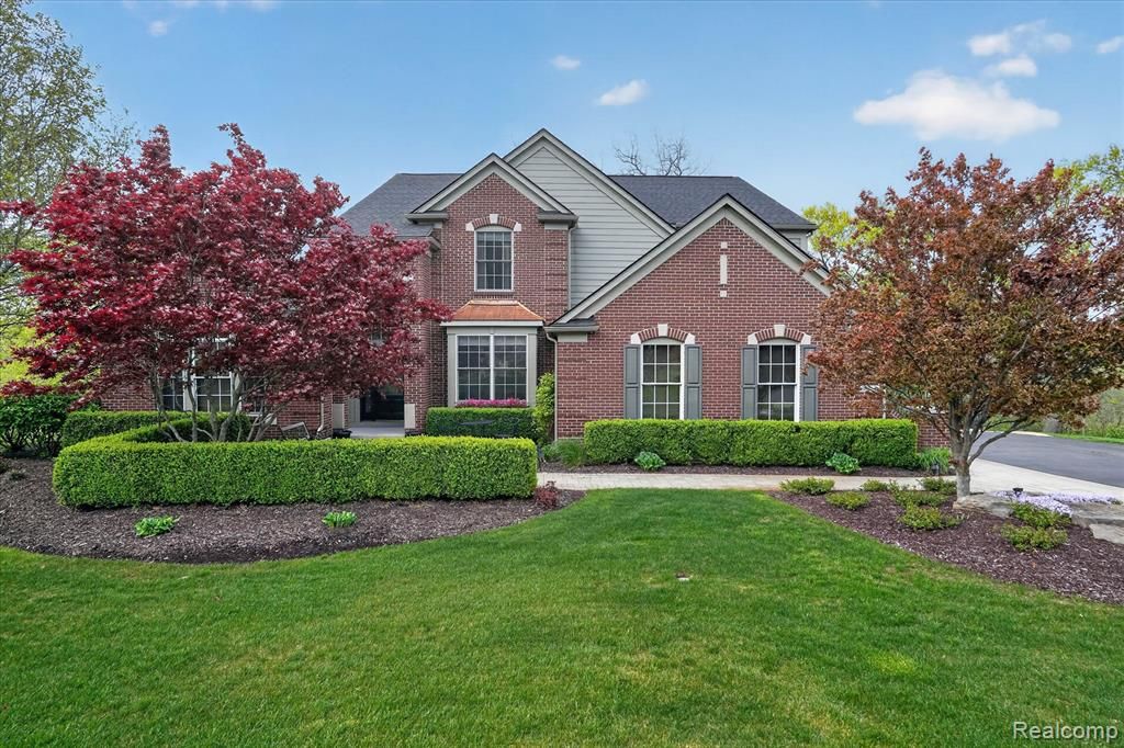 9074 Ridgefield Drive, Brighton, MI 48114