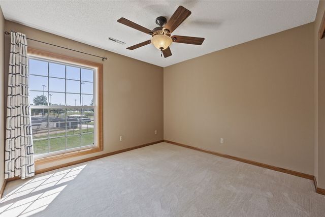 4460 Westchester Drive NE C, Cedar Rapids, IA 52402