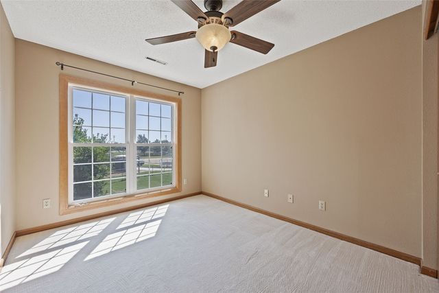 4460 Westchester Drive NE C, Cedar Rapids, IA 52402