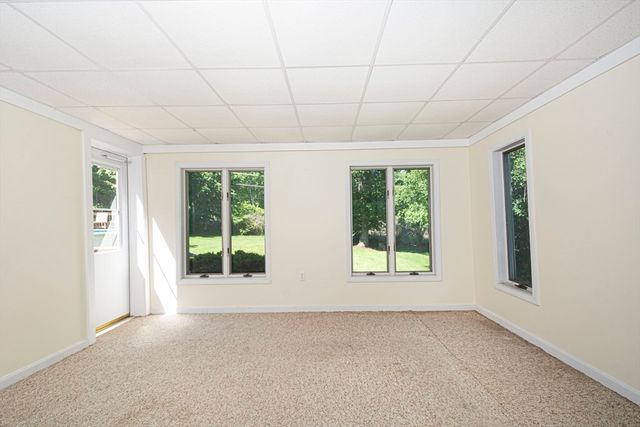 12 Ridge Rd, Shrewsbury, MA 01545