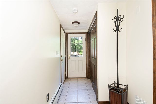12 Ridge Rd, Shrewsbury, MA 01545