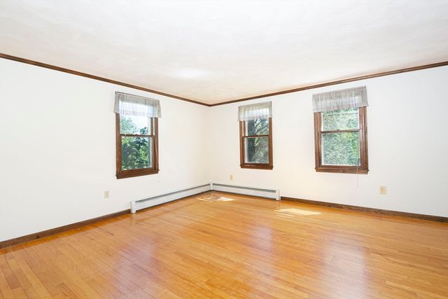 12 Ridge Rd, Shrewsbury, MA 01545