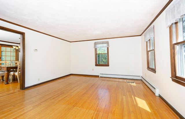 12 Ridge Rd, Shrewsbury, MA 01545