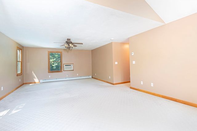 12 Ridge Rd, Shrewsbury, MA 01545