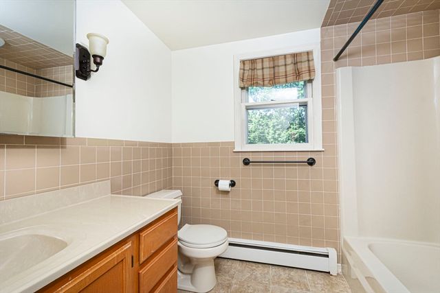 12 Ridge Rd, Shrewsbury, MA 01545