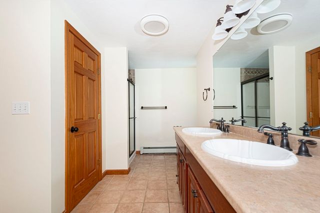12 Ridge Rd, Shrewsbury, MA 01545