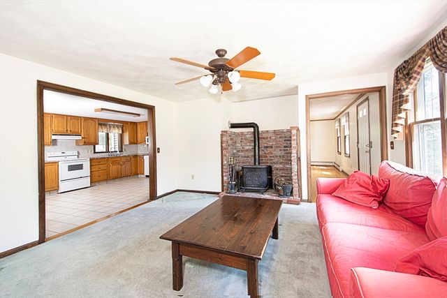 12 Ridge Rd, Shrewsbury, MA 01545