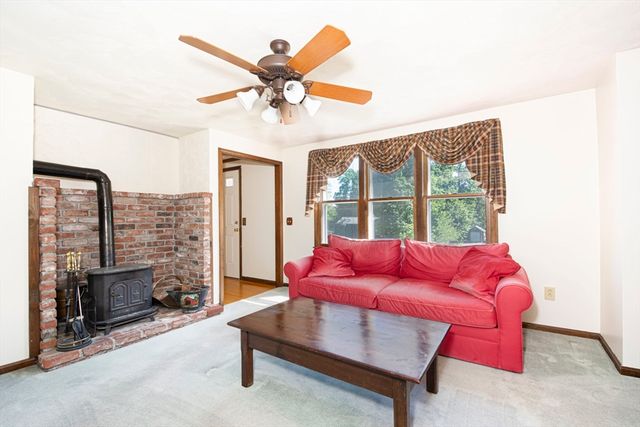 12 Ridge Rd, Shrewsbury, MA 01545