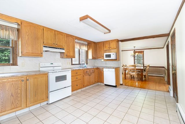 12 Ridge Rd, Shrewsbury, MA 01545