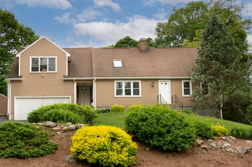 12 Ridge Rd, Shrewsbury, MA 01545