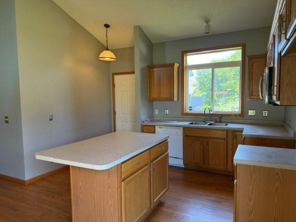 1516 Dublin Court, Shakopee, MN 55379 — photo 4