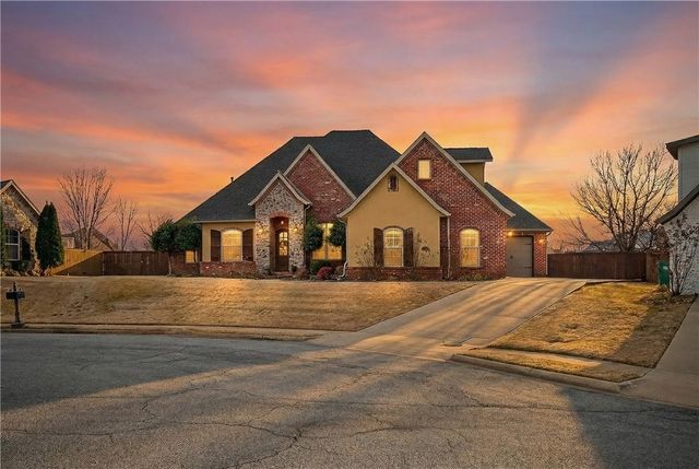 6426 44th Street, Rogers, AR 72758