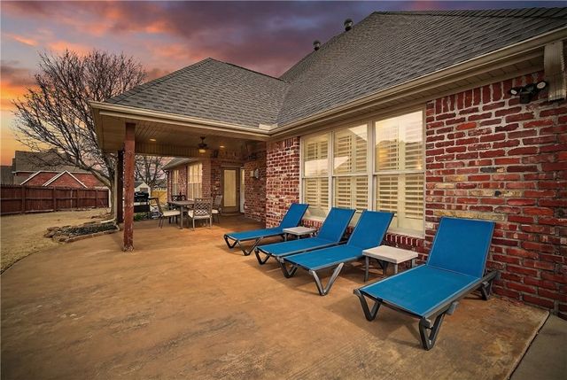 6426 44th Street, Rogers, AR 72758