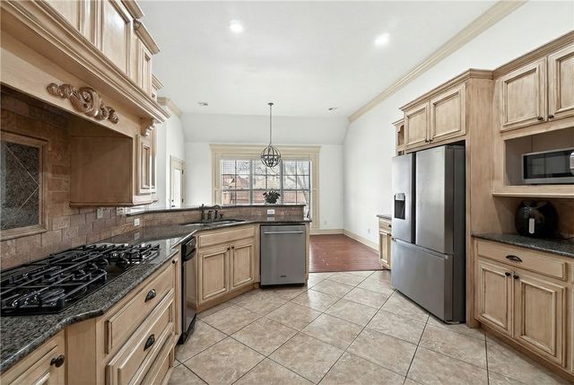 6426 44th Street, Rogers, AR 72758