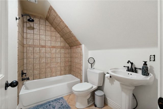 6426 44th Street, Rogers, AR 72758