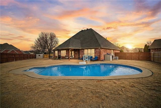 6426 44th Street, Rogers, AR 72758