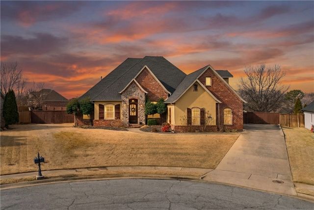 6426 44th Street, Rogers, AR 72758