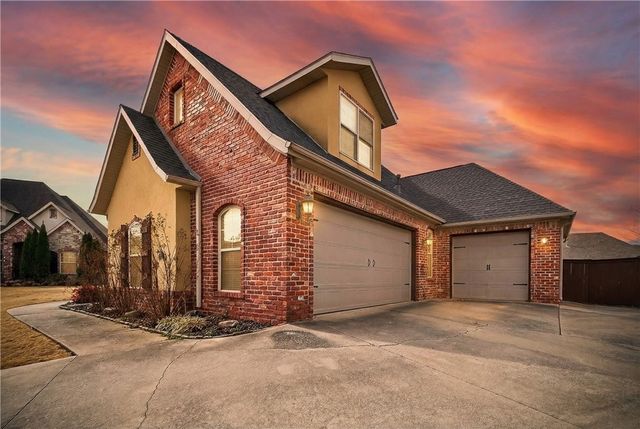 6426 44th Street, Rogers, AR 72758