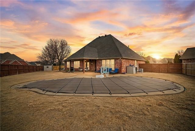 6426 44th Street, Rogers, AR 72758