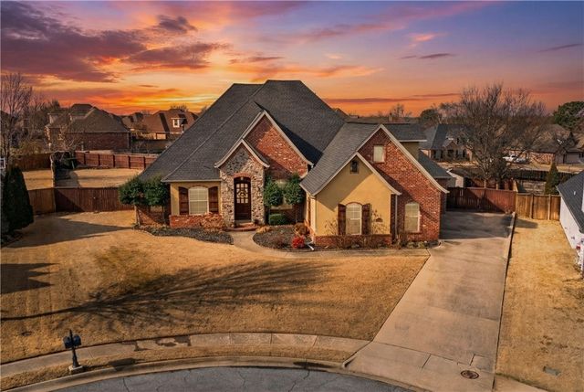 6426 44th Street, Rogers, AR 72758