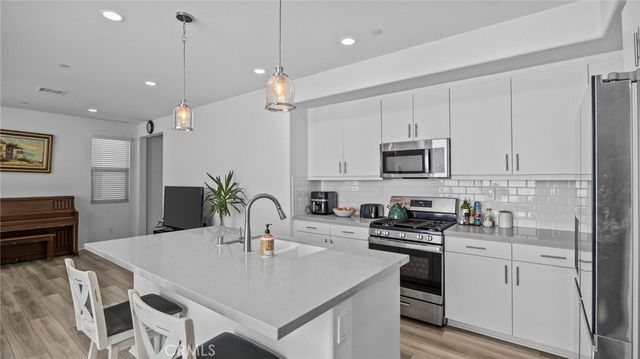16282 Meadowhouse Avenue, Chino, CA 91708