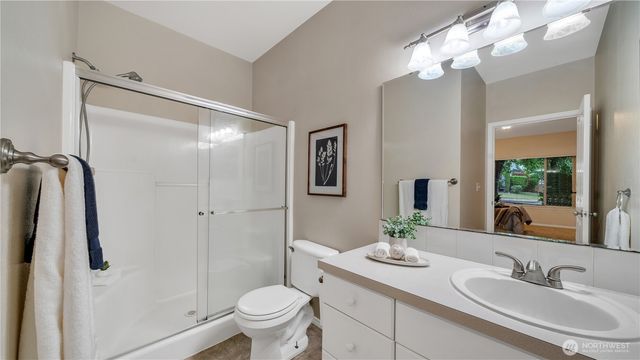 2104 Palisade Boulevard #B-7, Dupont, WA 98327