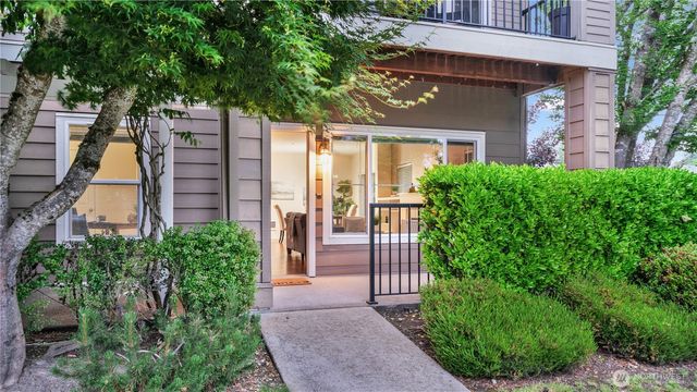 2104 Palisade Boulevard #B-7, Dupont, WA 98327