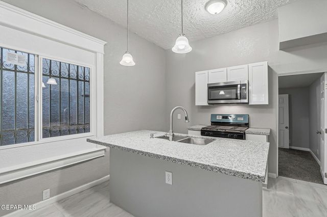 1915 OLIVE Avenue, El Paso, TX 79901