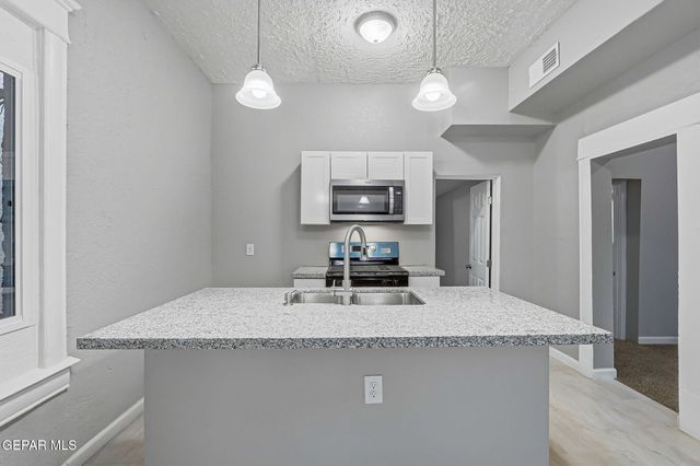 1915 OLIVE Avenue, El Paso, TX 79901